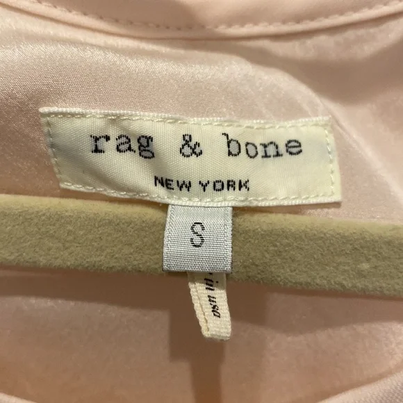 Sleeveless pink silk blouse - Picture 3 of 6